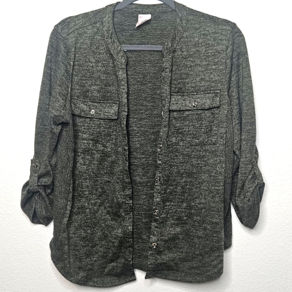 3/$30 NWOT Heathered Green Women's Blouse